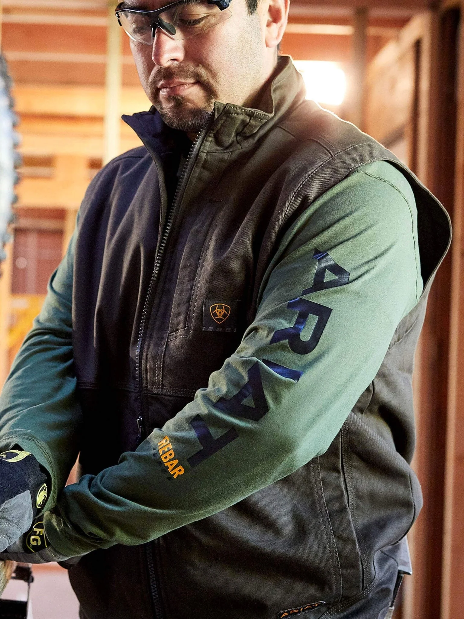 Ariat Mens Rebar DuraCanvas Gilet / Vest / Water resistant mens waistcoat - Image 6